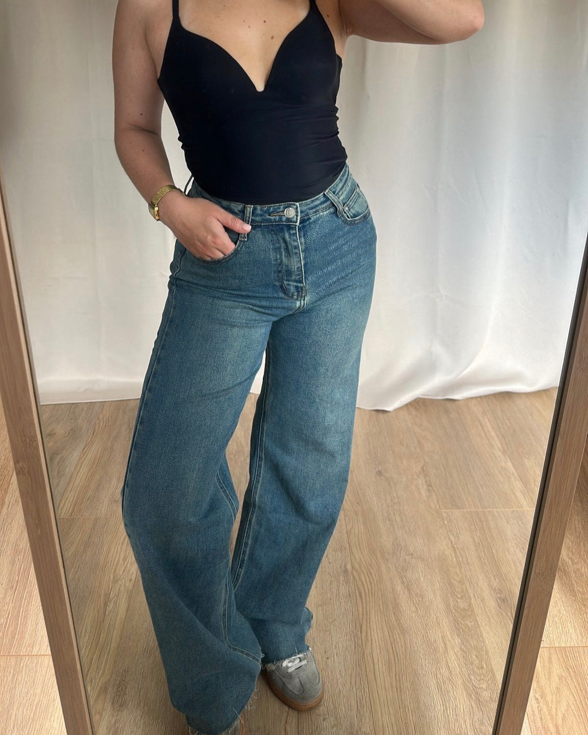 Wide leg jeans